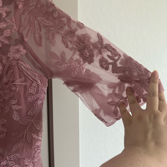 Elegant Pink Lace Dress - Picture 1 of 8